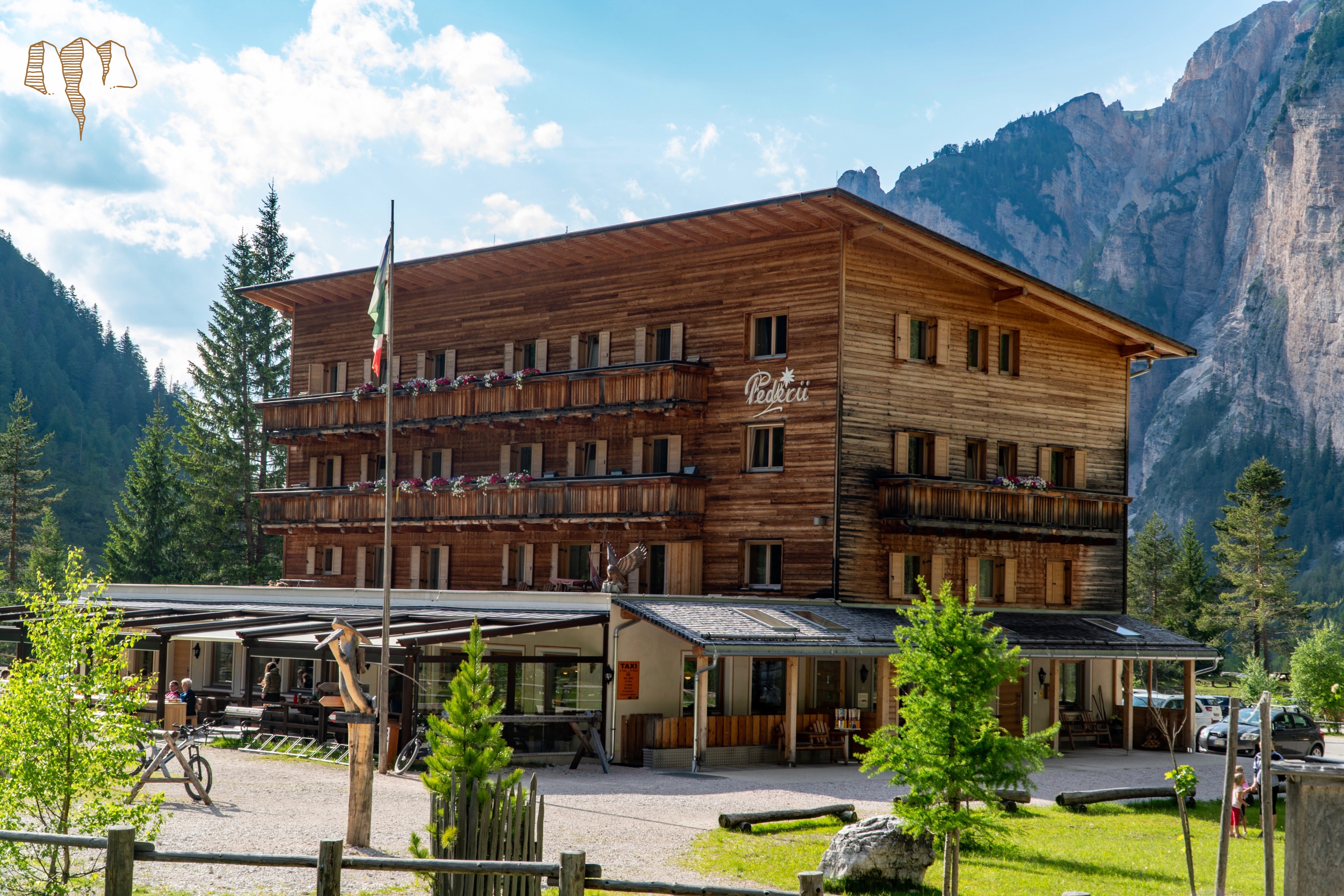 Berggasthaus Pederü refuge in the Dolomites